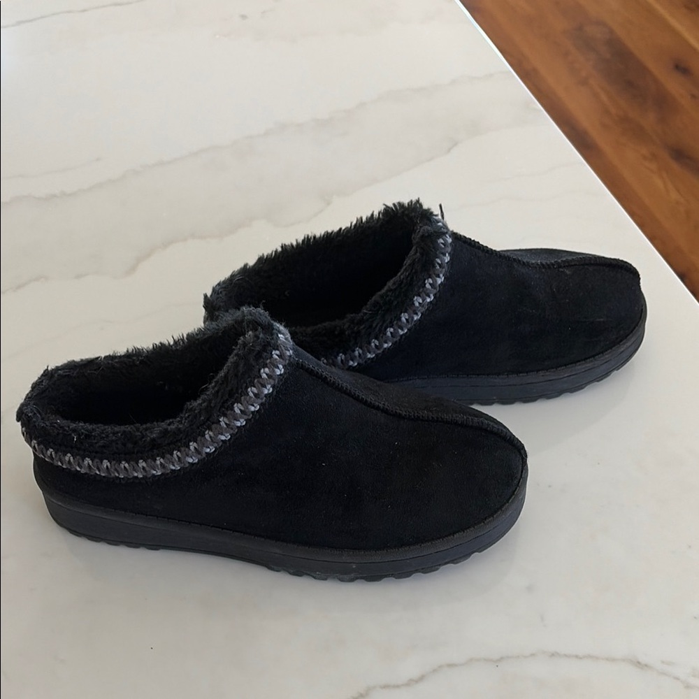 Black fur kids Clog